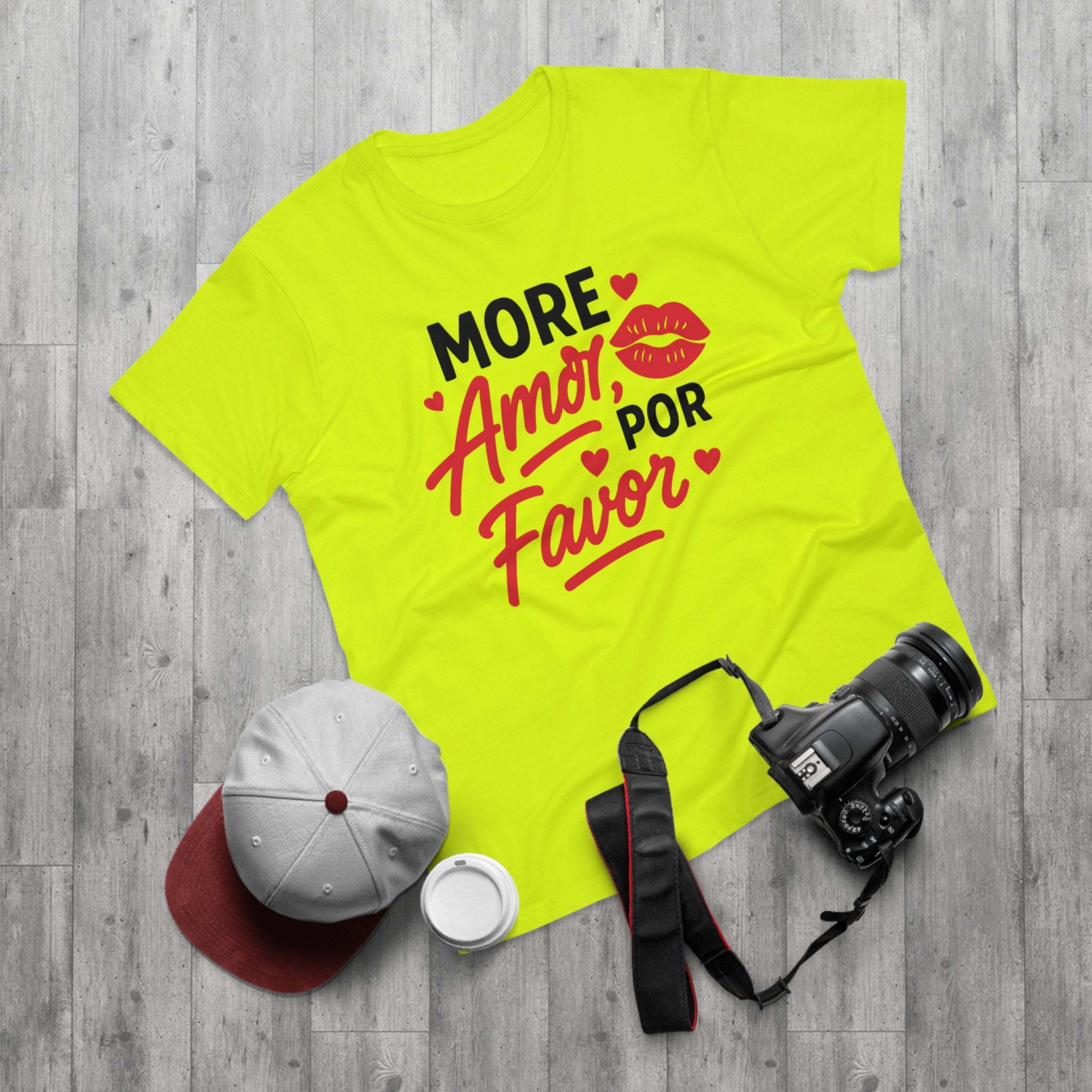 Romantisches T-Shirt – „More Amor, Por Favor“ – Love Shirt mit Herz & Kussmotiv