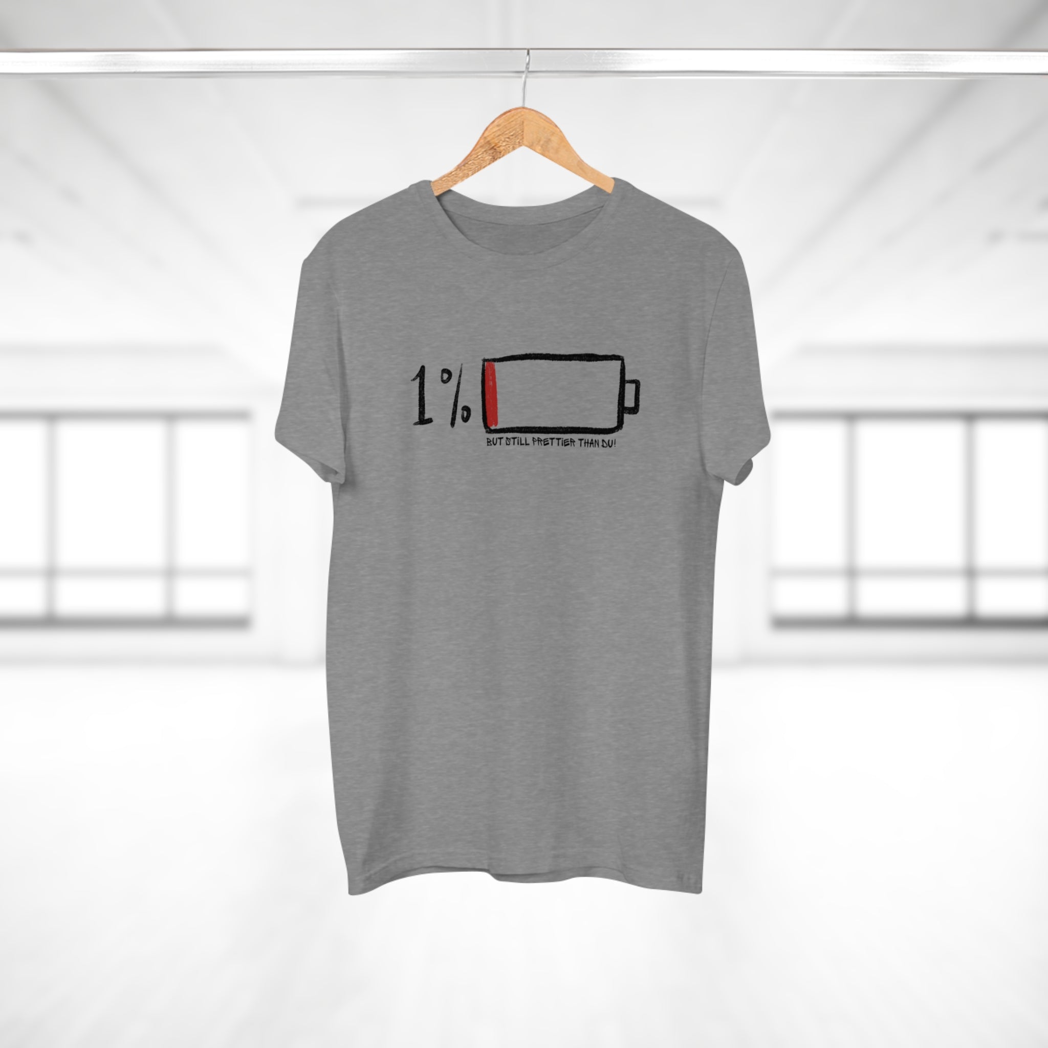 BATTERY LOW BUT STILL PRETTIER THAN DU - Lässiges Statement Shirt für müde Schönheiten – Frech, stylisch & selbstbewusst