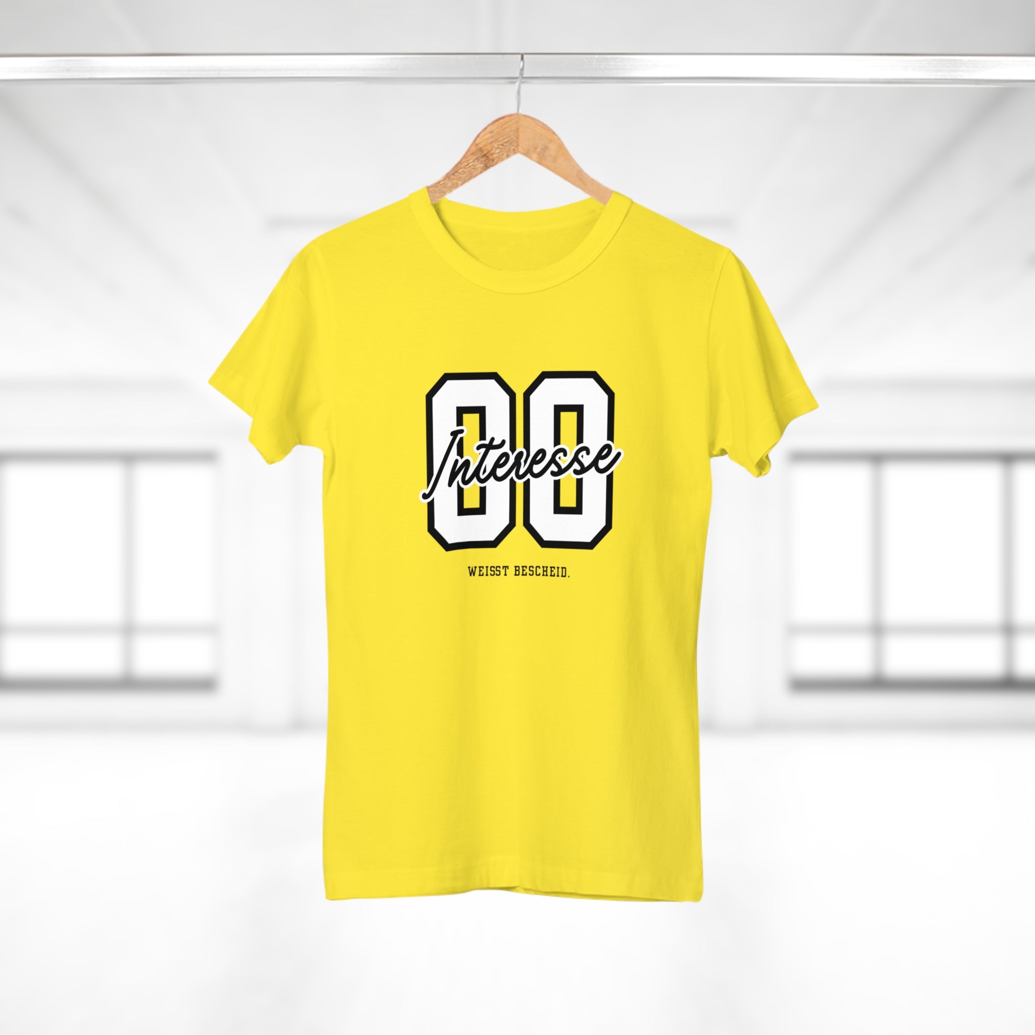 0 INTERESSE. WEISST BESCHEID - Sarkastisches Damen T-Shirt mit frechem Spruch – Ironisches Funshirt für Frauen mit Attitude | Humor Mode Geschenk