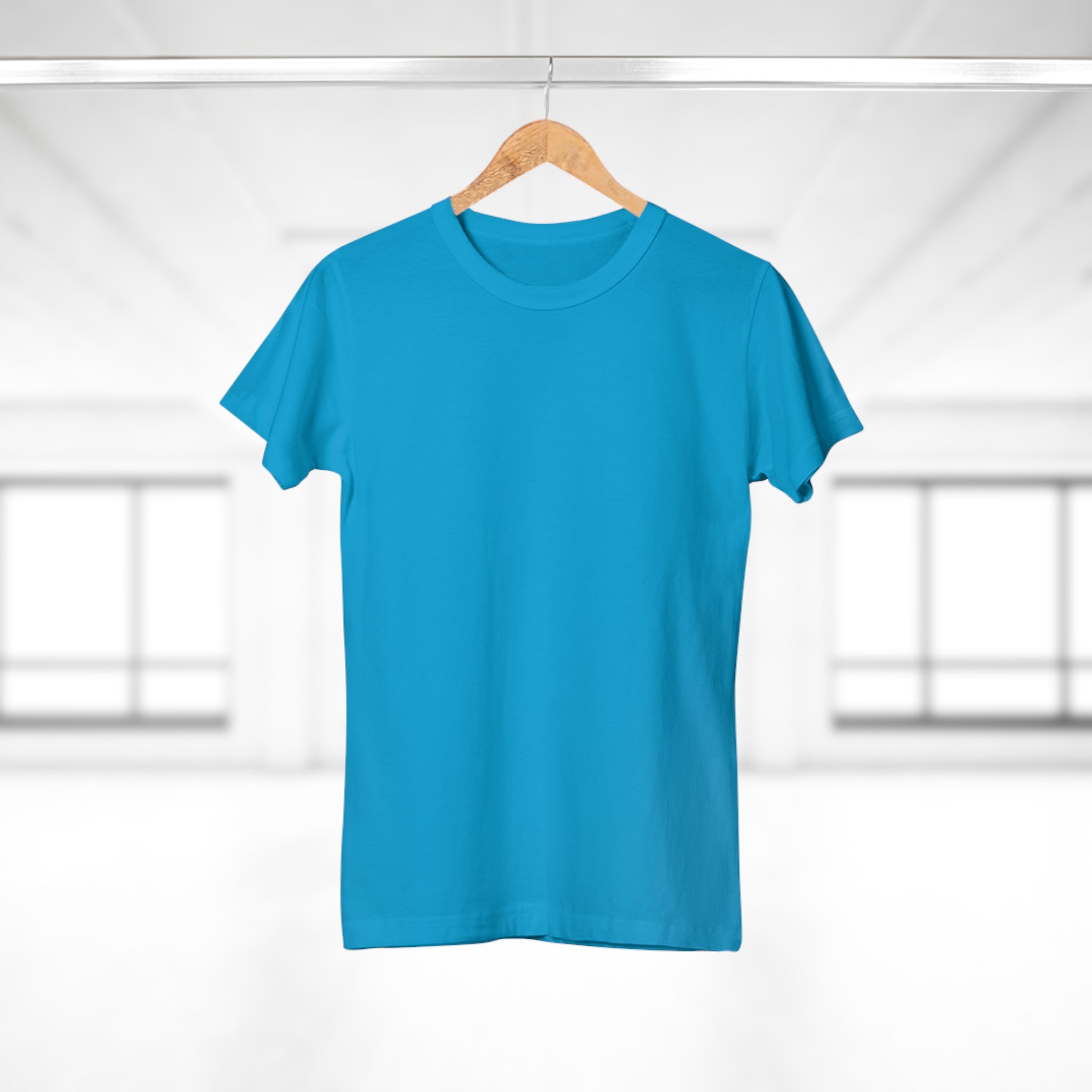 BACK PRINT: HOTTER - Wilde Vibes & coole Prints – Frauen T-Shirt, das dein Outfit rockt!