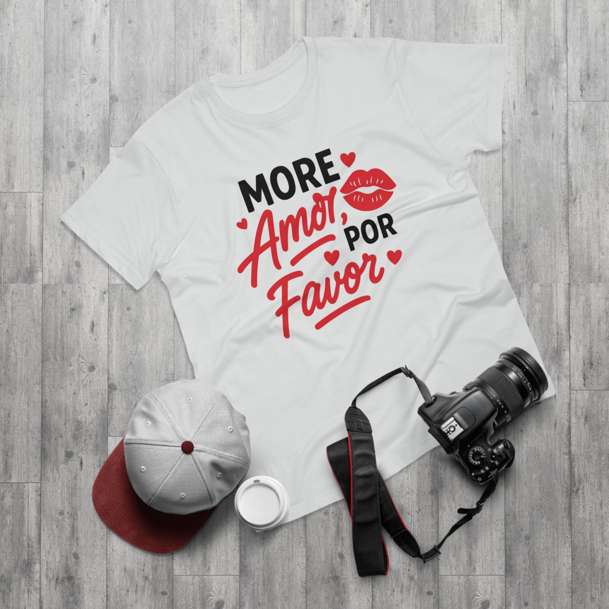 Romantisches T-Shirt – „More Amor, Por Favor“ – Love Shirt mit Herz & Kussmotiv