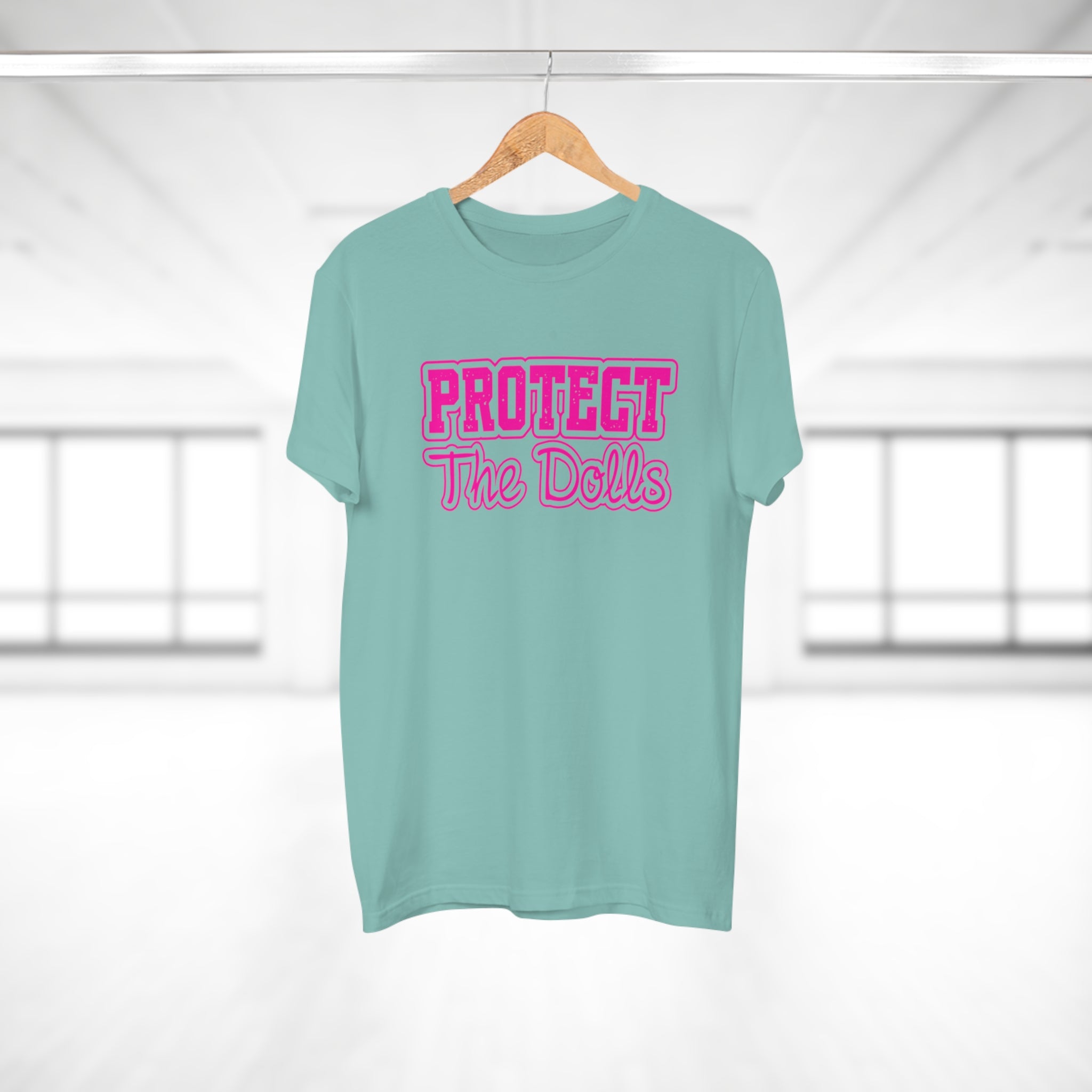 PROTECT THE DOLLS - Lässiges T-Shirt aus 100% Baumwolle mit auffälligem Print – Ideal für Alltag & Festival"