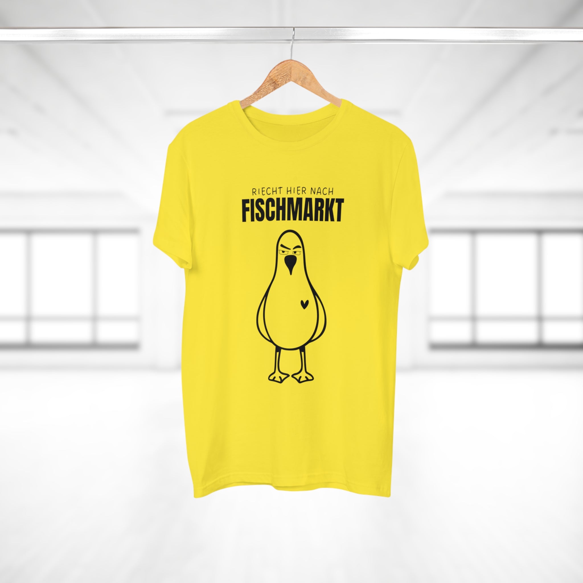 RIECHT HIER NACH FISCHMARKT
- Freches Hamburg Shirt – Mit hanseatischem Humor und maritimem Flair