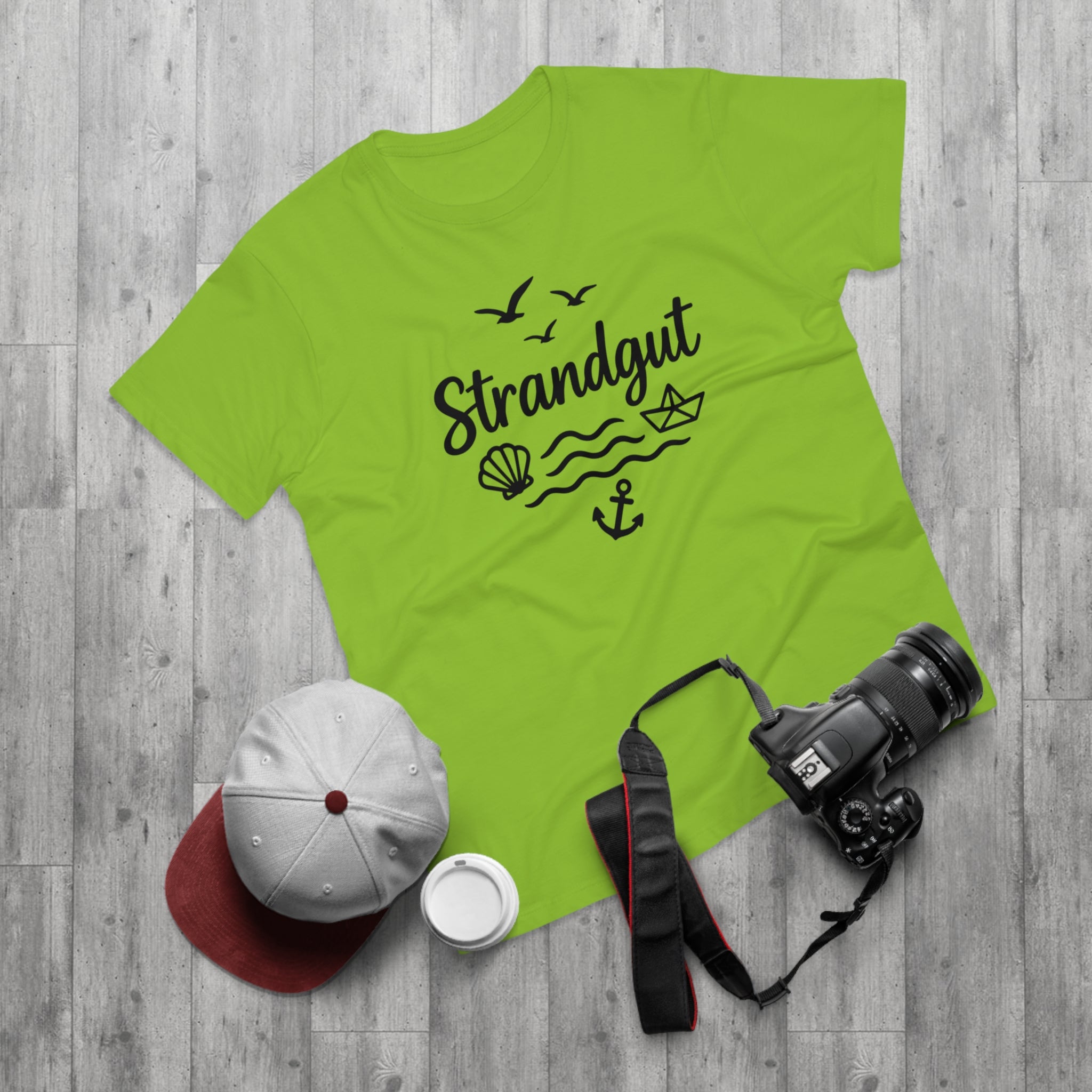 Strandgut T-Shirt – Maritimes Shirt mit Muschel, Anker & Papierboot – Küstenmode