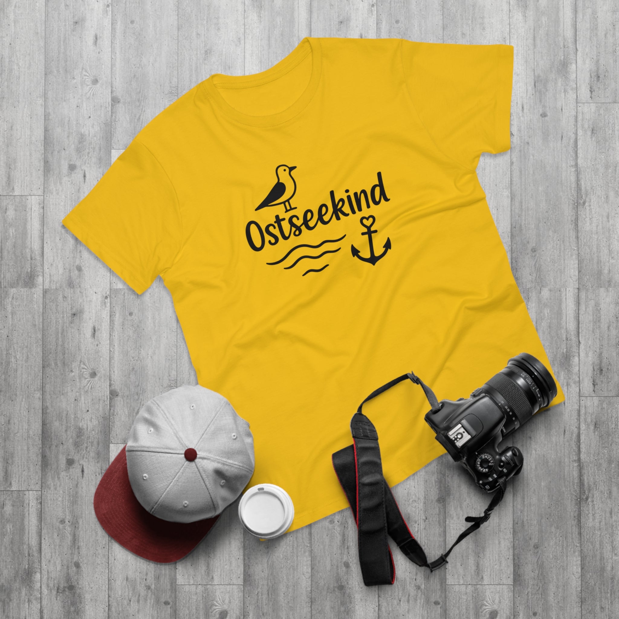 Ostseekind T-Shirt – Maritimes Shirt mit Möwe & Anker – Geschenk für Ostsee Fans