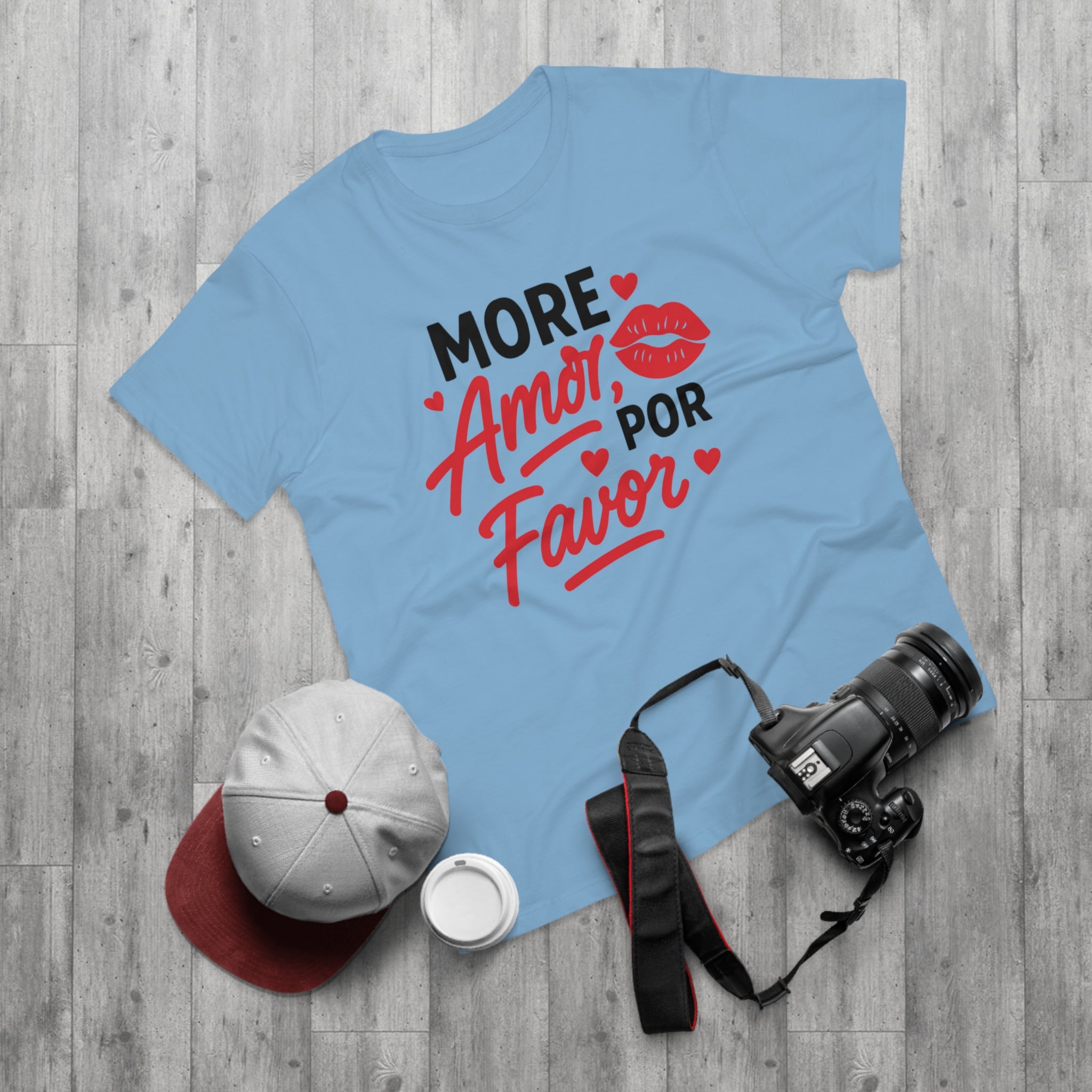 Romantisches T-Shirt – „More Amor, Por Favor“ – Love Shirt mit Herz & Kussmotiv