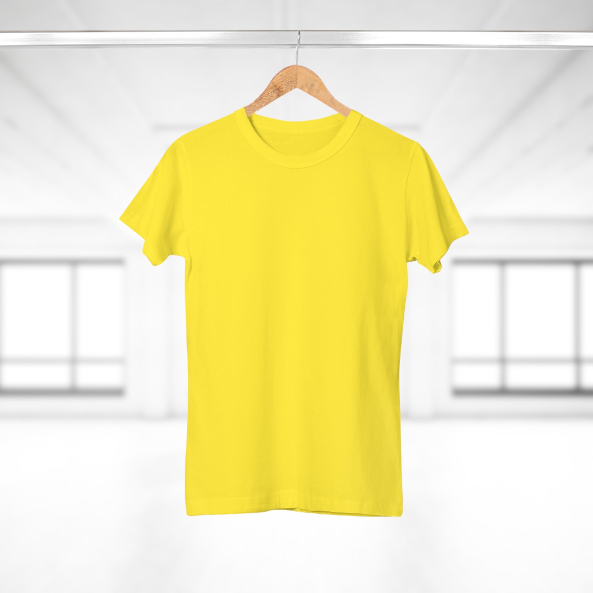 BACK PRINT: HOTTER - Wilde Vibes & coole Prints – Frauen T-Shirt, das dein Outfit rockt!