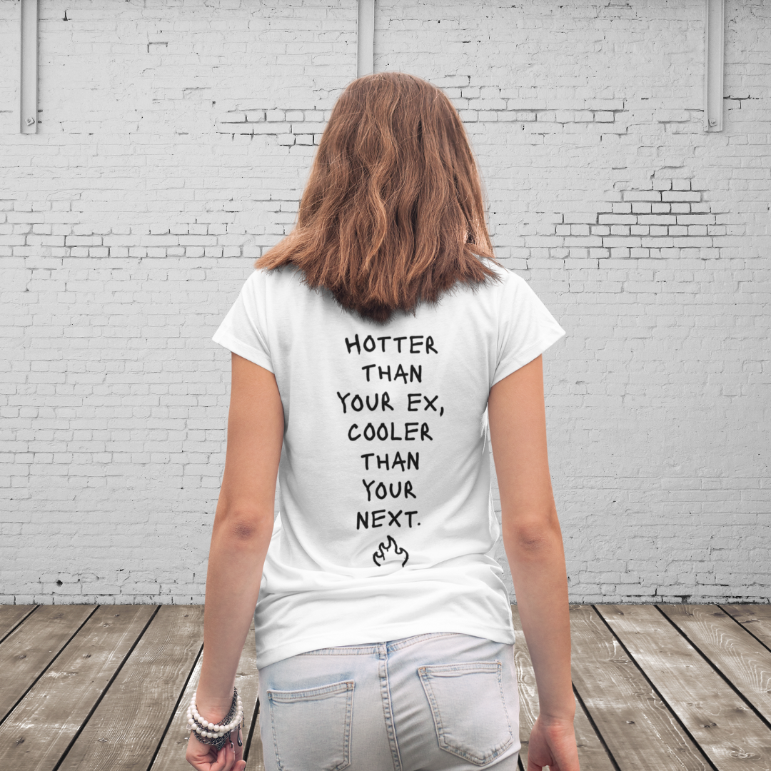 BACK PRINT: HOTTER - Wilde Vibes & coole Prints – Frauen T-Shirt, das dein Outfit rockt!