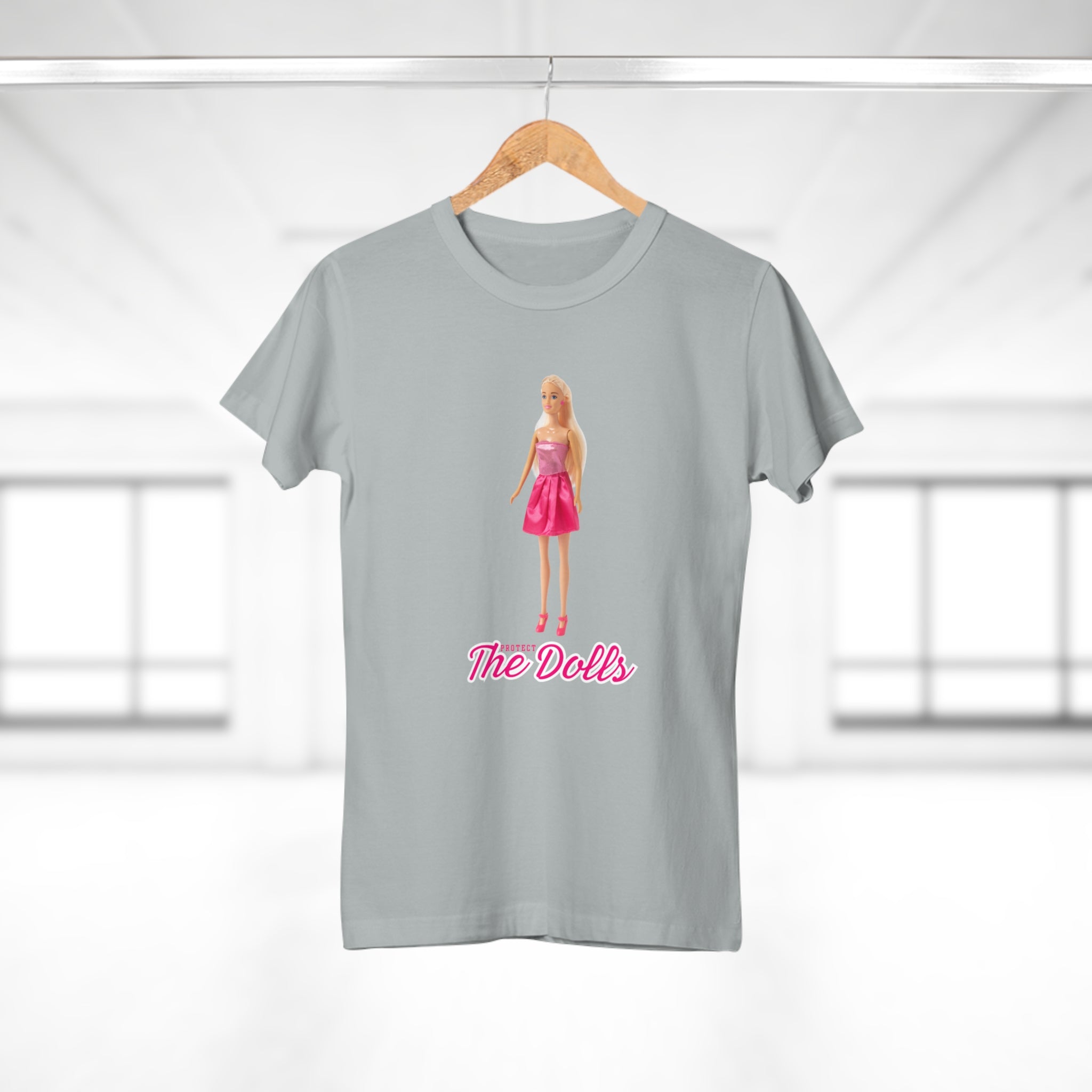 PROTECT THE DOLLS Freches Fashion Shirt für Frauen – Kombinierbar & provokant