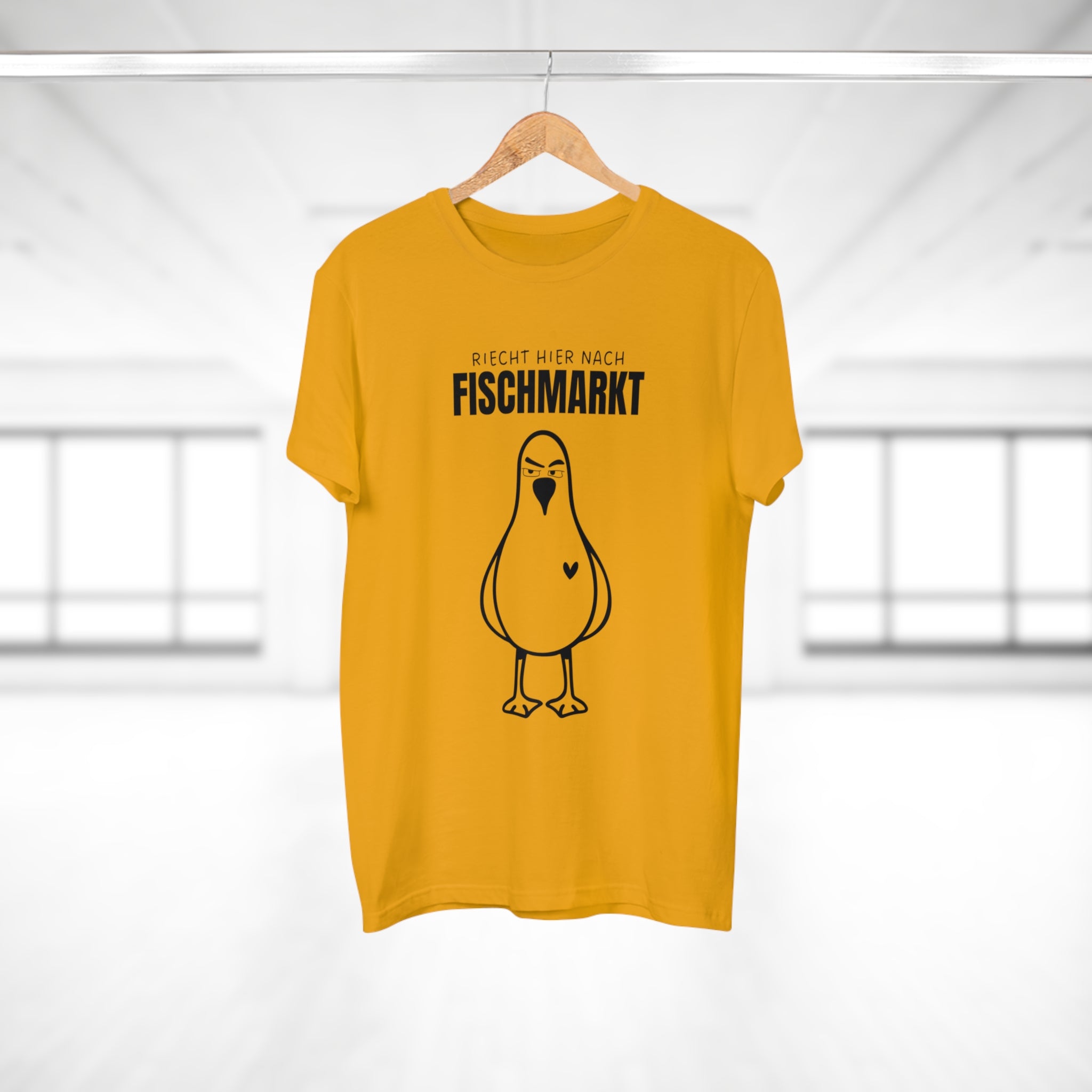 RIECHT HIER NACH FISCHMARKT
- Freches Hamburg Shirt – Mit hanseatischem Humor und maritimem Flair