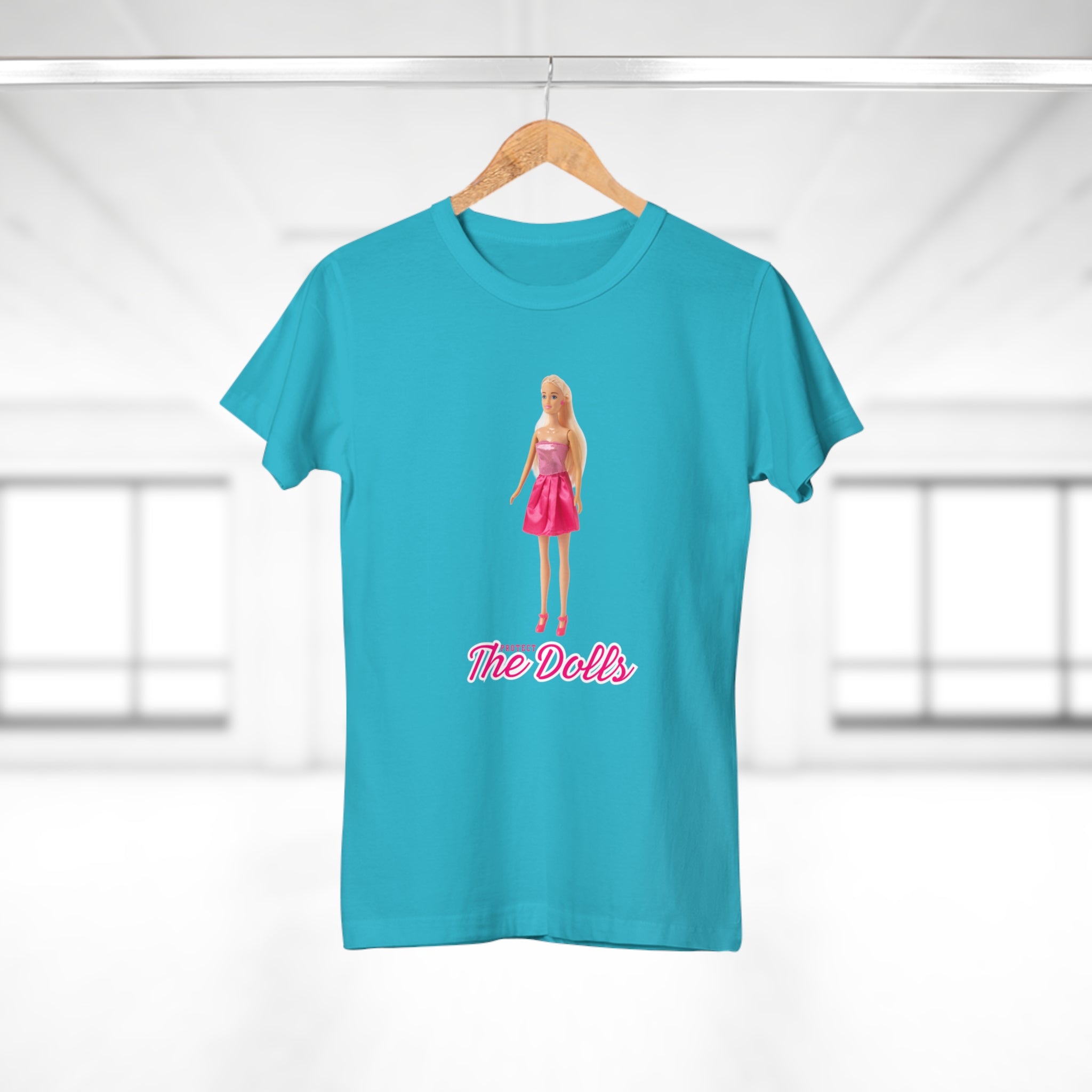 PROTECT THE DOLLS Freches Fashion Shirt für Frauen – Kombinierbar & provokant