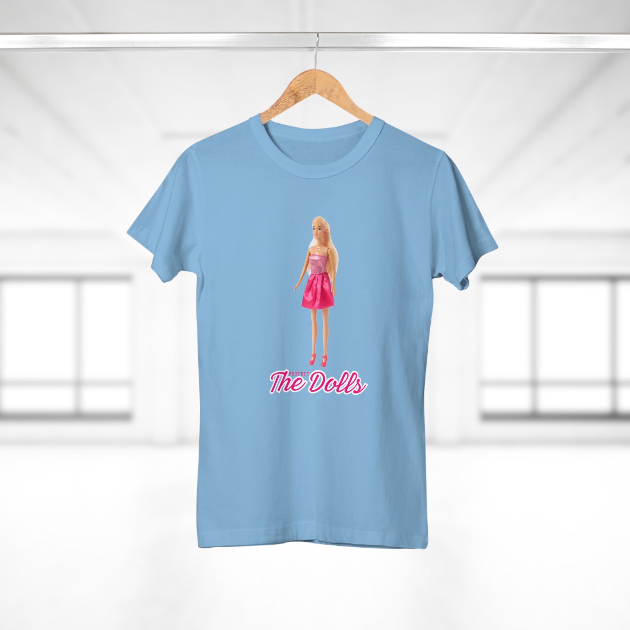 PROTECT THE DOLLS Freches Fashion Shirt für Frauen – Kombinierbar & provokant