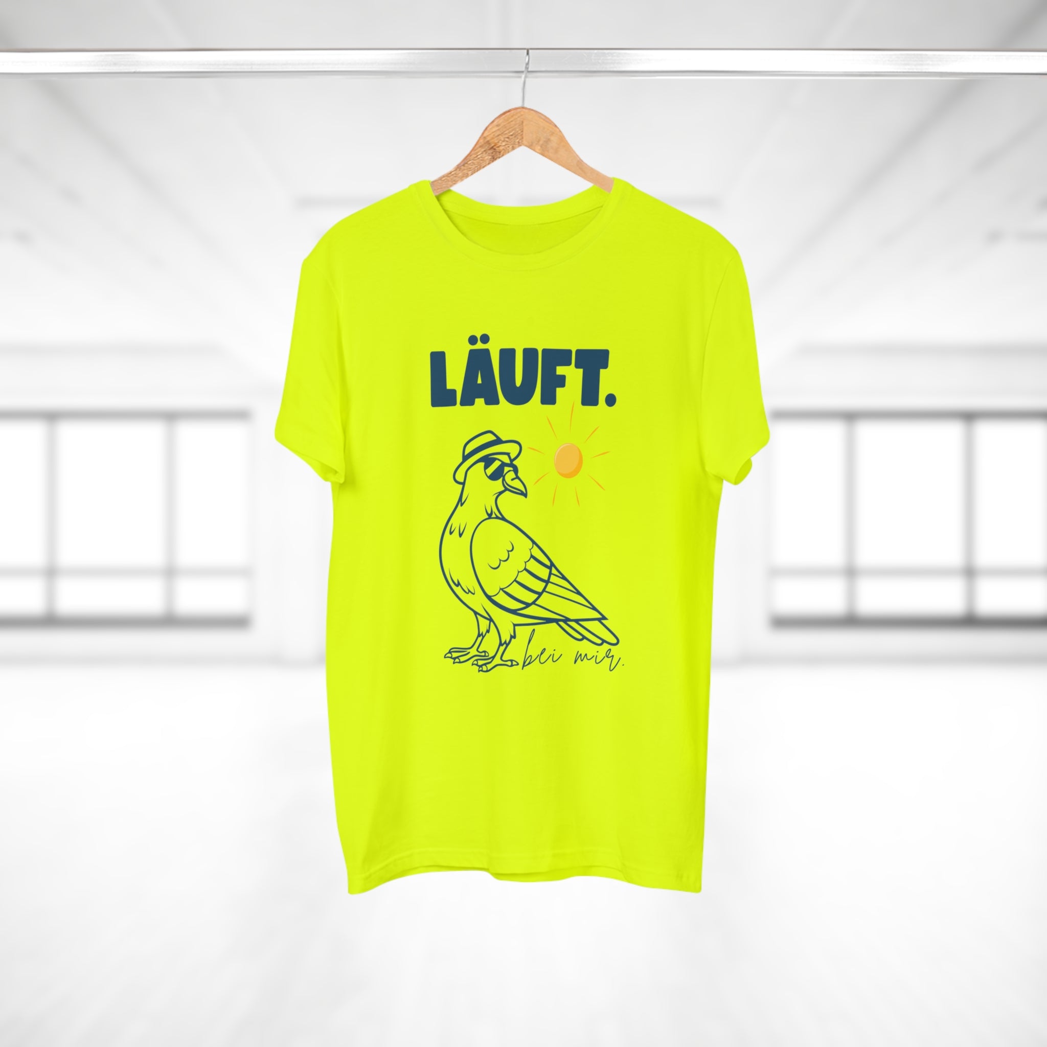LÄUFT BEI MIR. - Lässiges T-Shirt mit coolem Vibe – Stylisch, locker & voller Power
