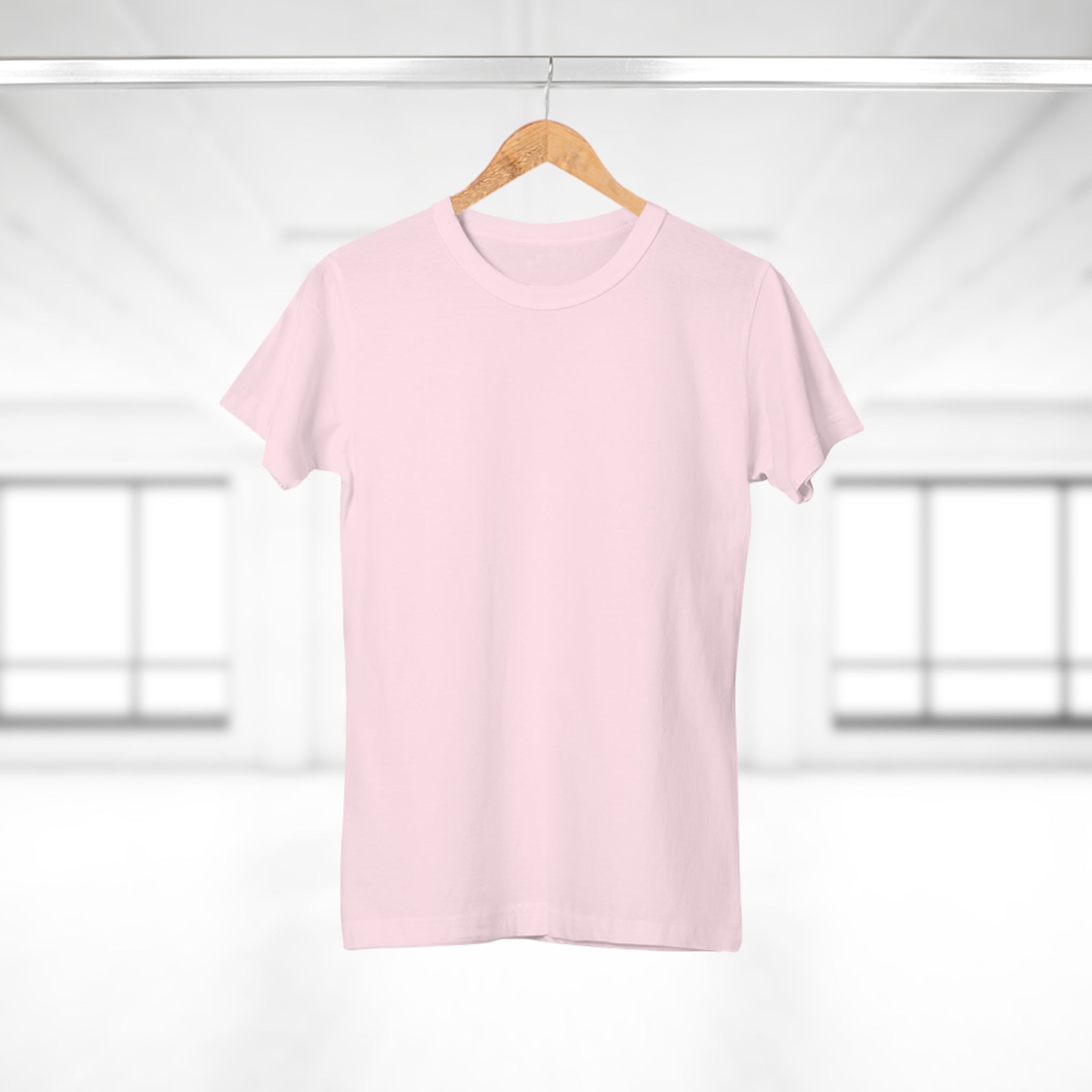 BACK PRINT: HOTTER - Wilde Vibes & coole Prints – Frauen T-Shirt, das dein Outfit rockt!
