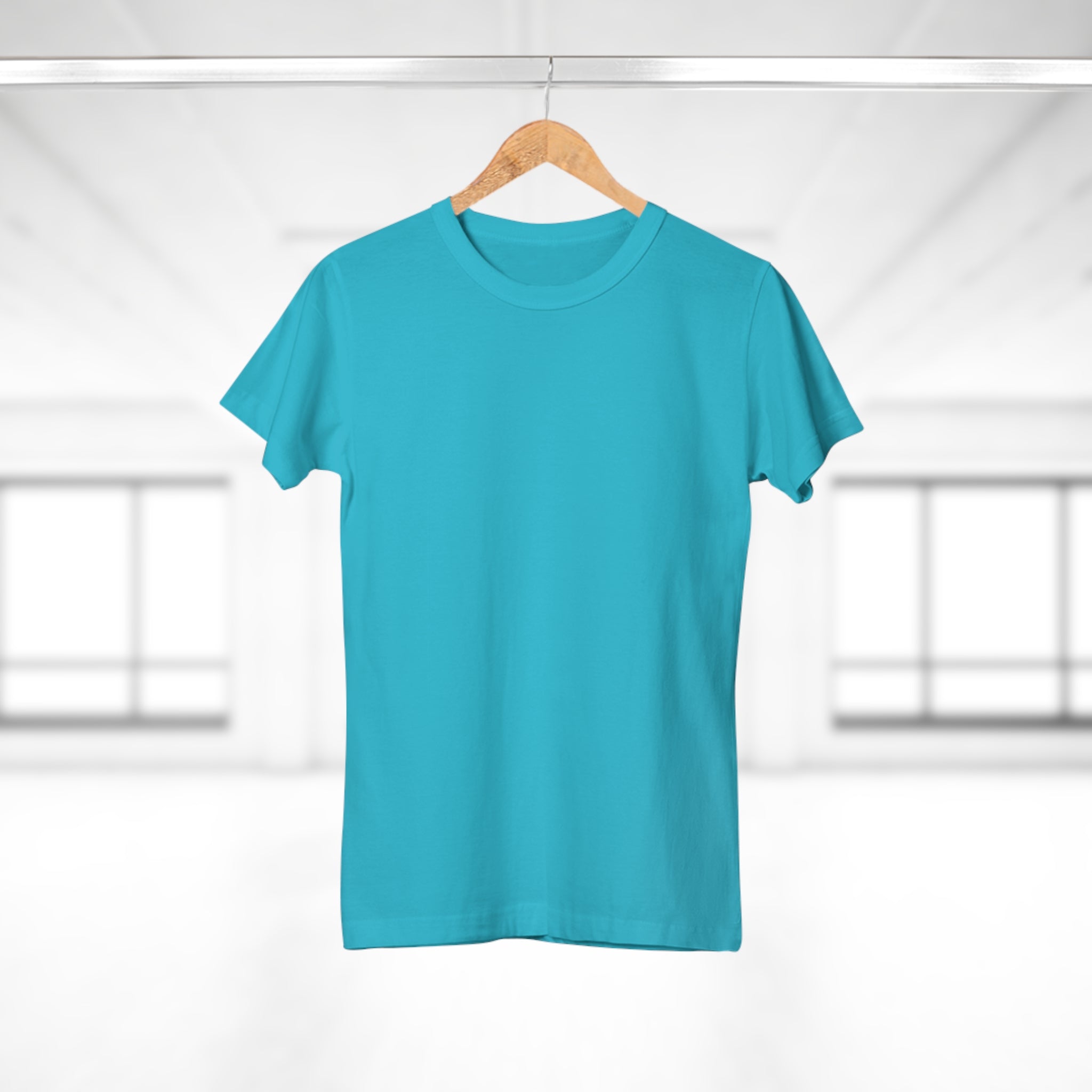 BACK PRINT: HOTTER - Wilde Vibes & coole Prints – Frauen T-Shirt, das dein Outfit rockt!