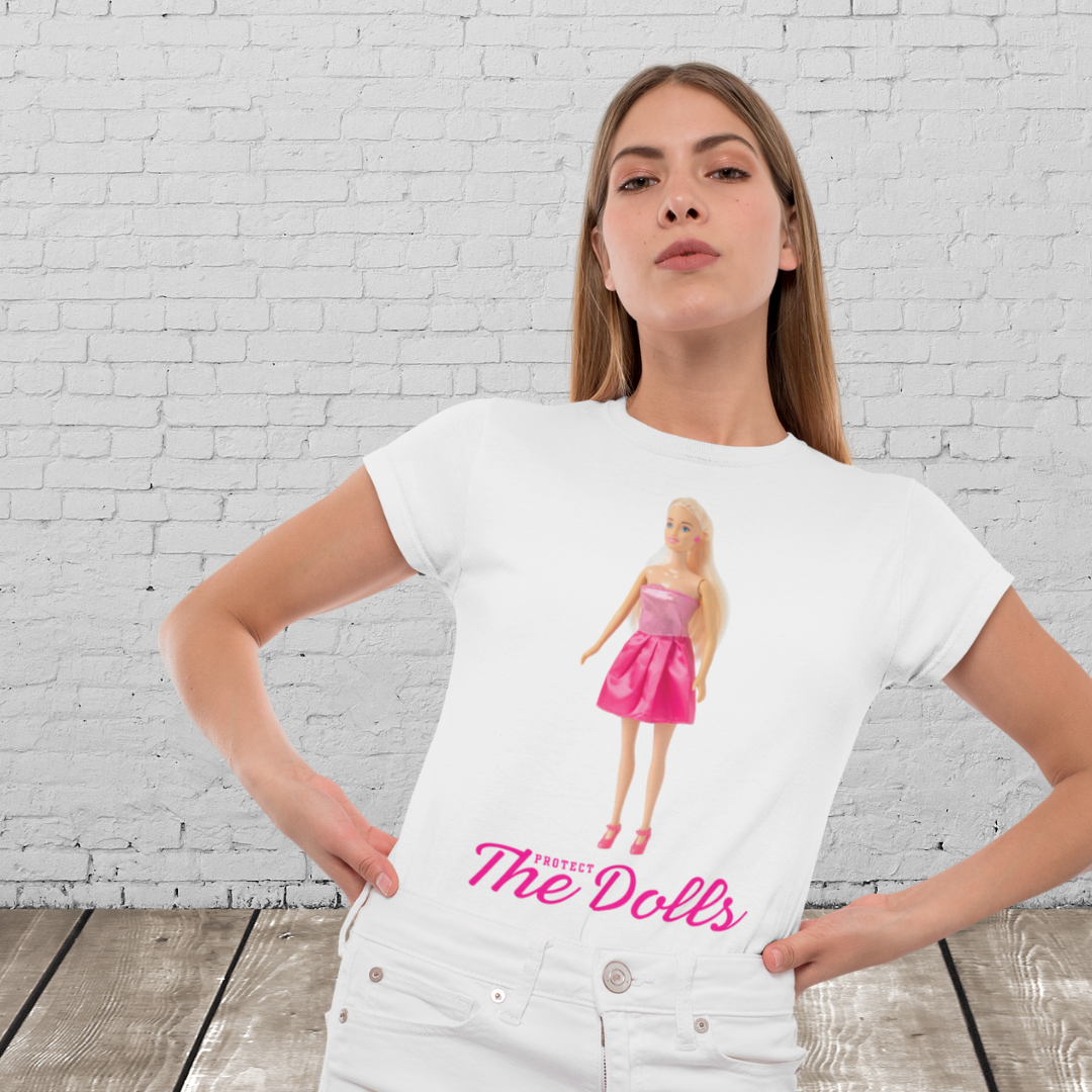 PROTECT THE DOLLS Freches Fashion Shirt für Frauen – Kombinierbar & provokant